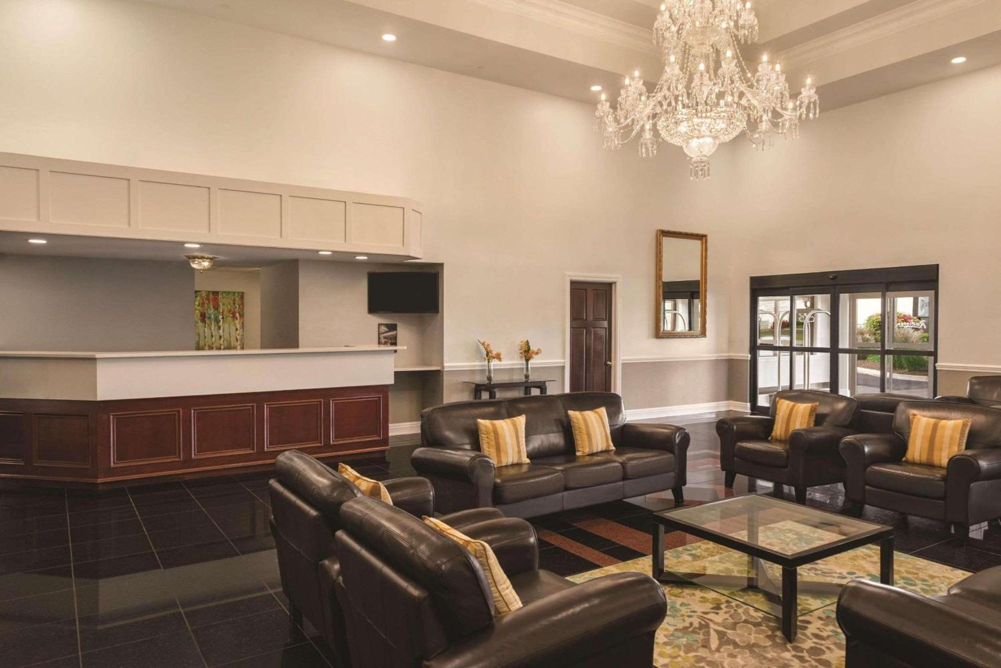 Radisson Hotel & Conference Center Ρόκφορντ Εξωτερικό φωτογραφία